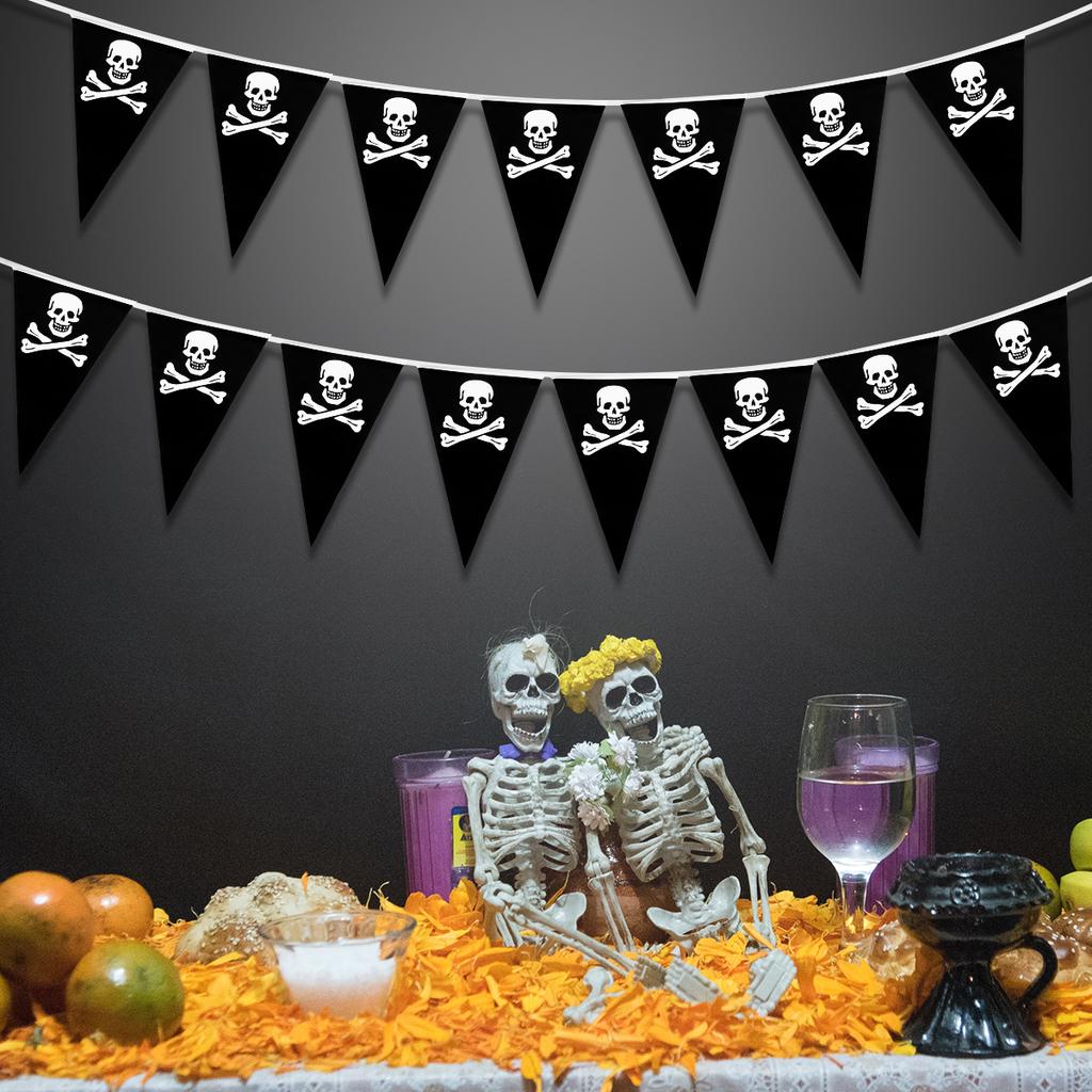 5m Halloween Piratenbanner Piratenschädel Gedruckte Schwarze Wimpel Dreiecksflaggen Piraten-Themenparty Dekoration Geburtstagsfeier