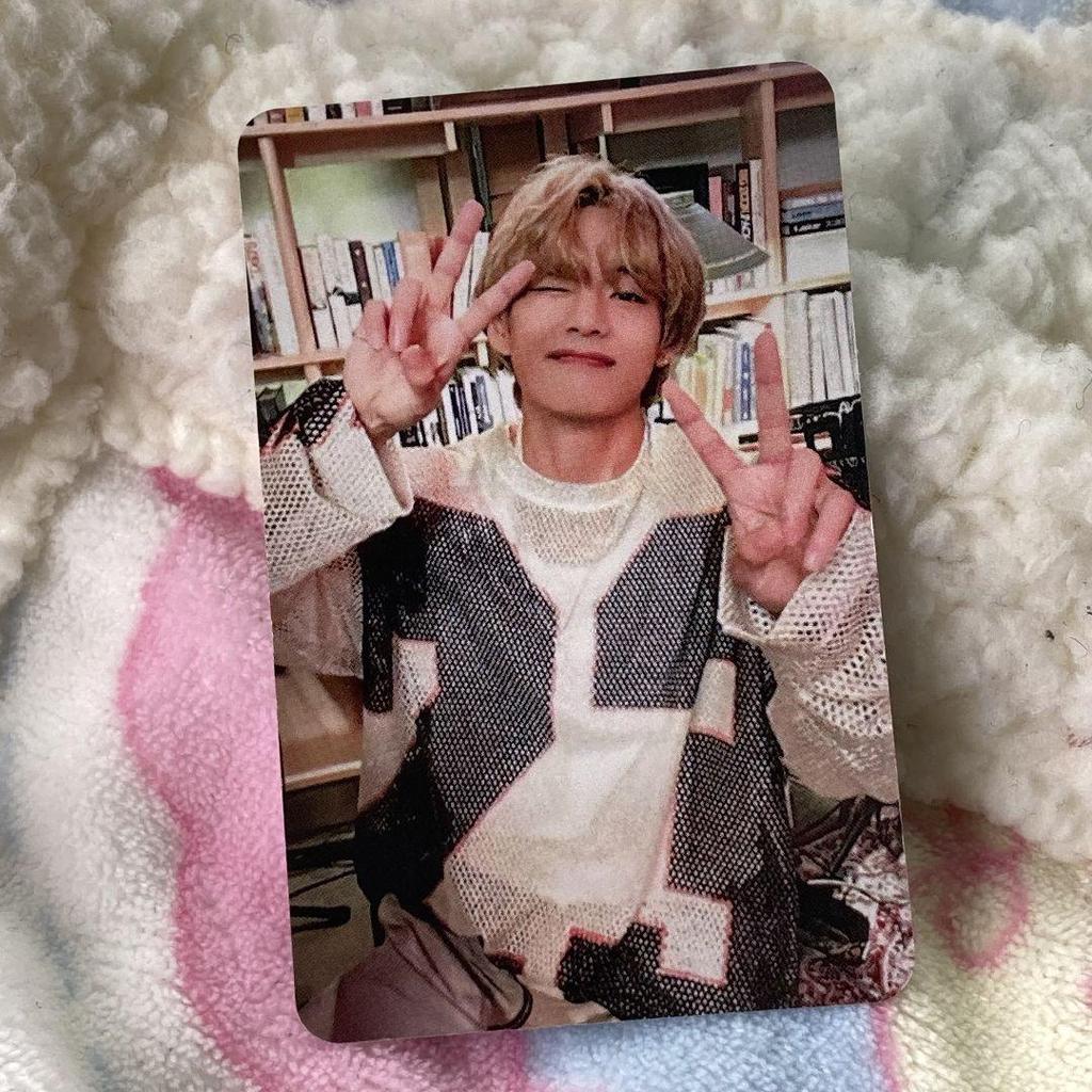 [USED] BTS Taehyung Layover V Bonus Sanok Trading Card