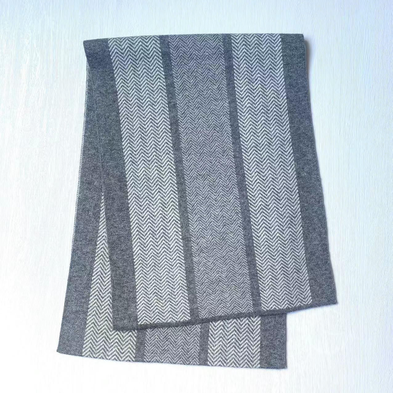 

Мужской кашемировый шарф жаккардового плетения в клетку: Теплый, Универсальный и Роскошный Корейский Стиль для Осени и Зимы 175cm and Above серый/белый