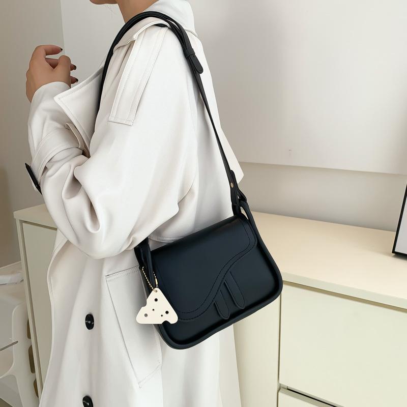 Textured Bag Women's Pre-Autumn New Fashion Single Shoulder Crossbody Bag Trendy Fashion Armpit Saddle Bag