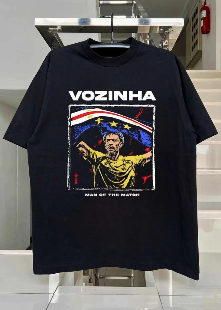 2026 Capo Verde Vozinha Maglietta Maglia da Tifoso Heja Unisex Maglietta a Maniche Corte Calcio Retrò Stile Streetwear Casual Top in Cotone