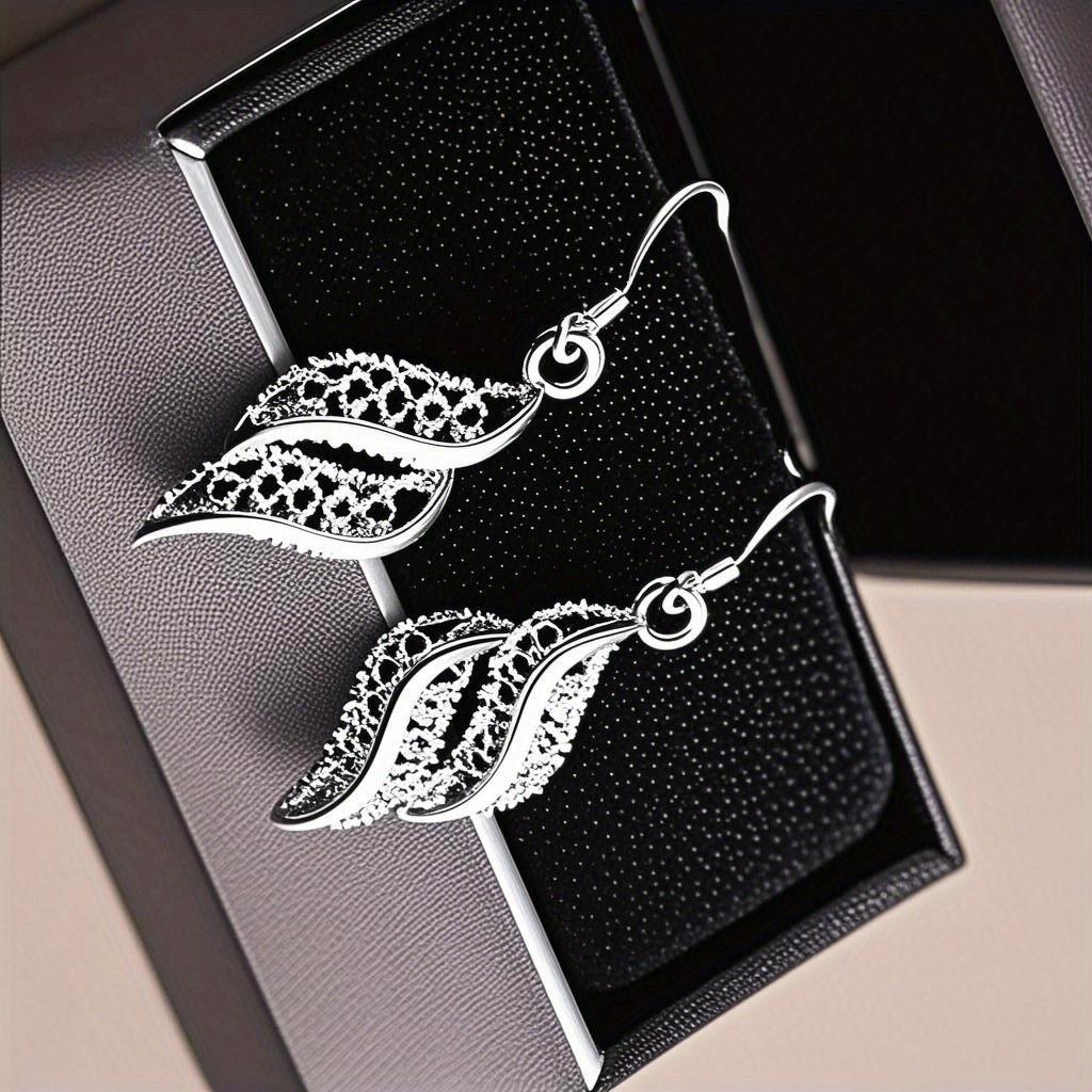 European and American Fashionable Women's Simple Hollow Water Droplet Earrings, Personalized Sweet and Creative High-end Earrings