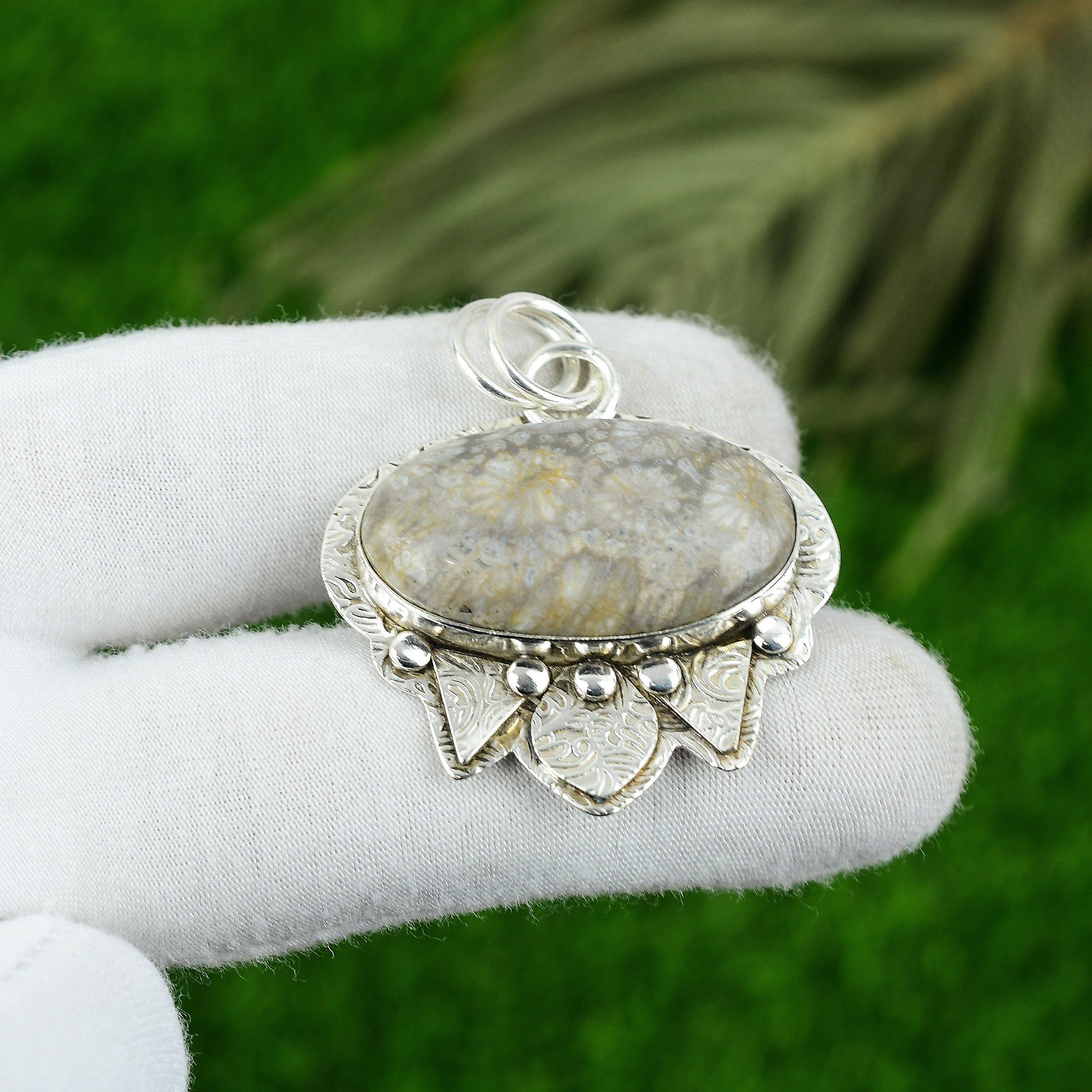 

Подарок для нее Подвеска из ювелирного серебра 925 пробы с натуральным ископаемым кораллом