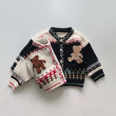 Maglione morbido in cotone per ragazzi e ragazze in stile primaverile e autunnale Cappotto in maglione cardigan lavorato a maglia con orsetto alla moda Alla moda