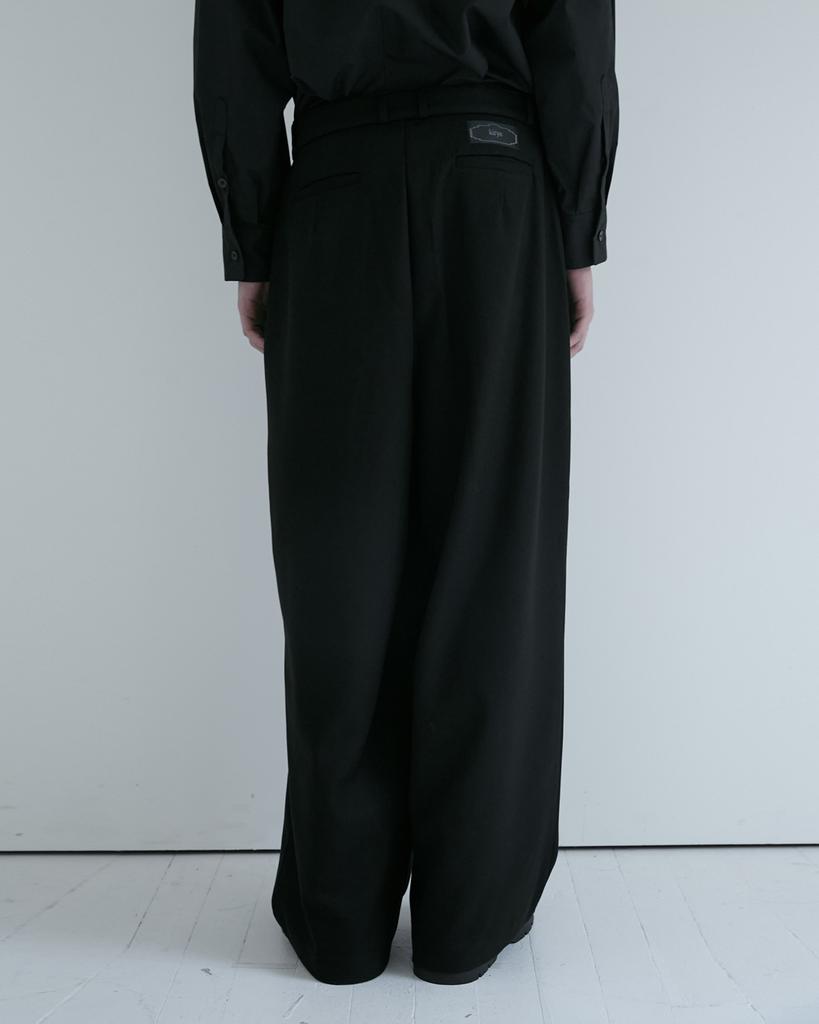 Kilyu Belted Curved Slacks (Black)