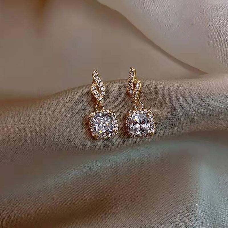 New Square White Zircon Stud Earrings For Women Personality Fashion Daily Wear Accessories Party Jewelry Gift Wholesale