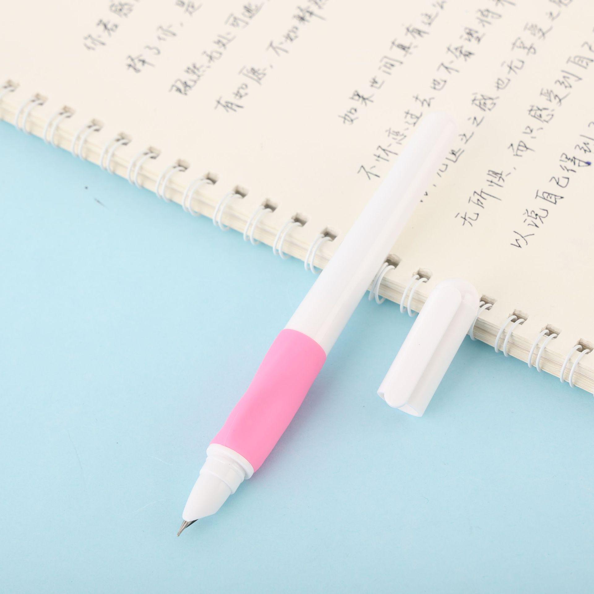 

Fins Posture Correcting Calligraphy Pen for Third Graders - Beginner Friendly with Replaceable Ink and Cartoon Design 0.38mm білий