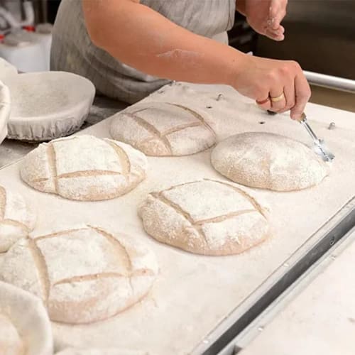 YACHUN Coupe Knife, Curved Knife with Replaceable Blades, Stainless Steel, for French Bread, with Cover, Slicer, Bread Making Tool, for Home and Comme