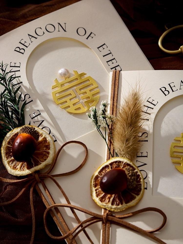 Eleganckie ręcznie pisane karty przysiąg dla Panny Młodej i Pana Młodego