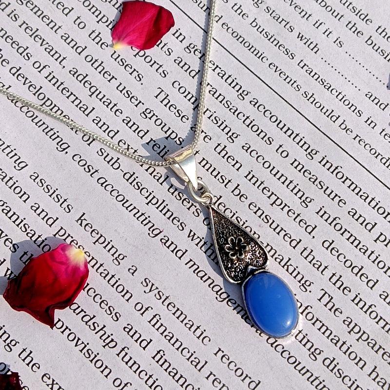 

Boho Hippie Chalcedony Gemstone 925 Sterling Silver Plated Pendant синій