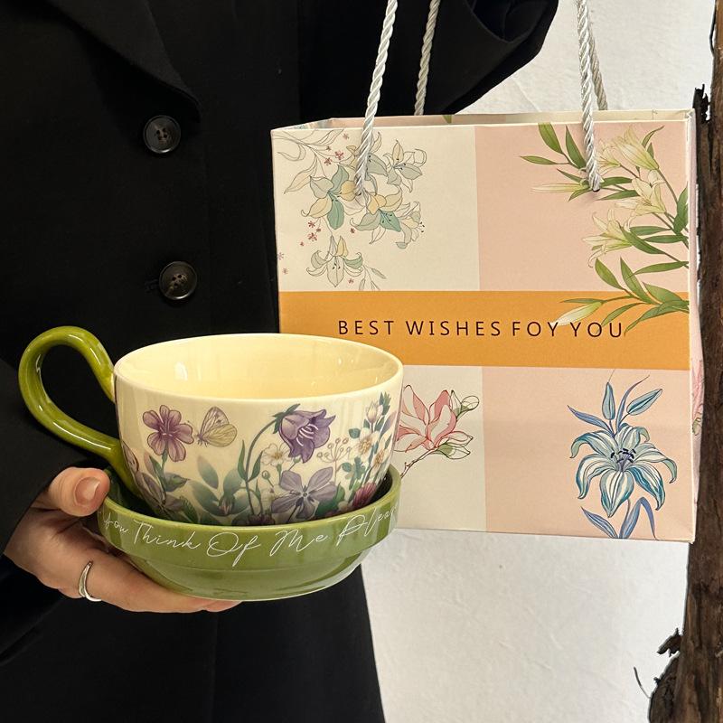 High-value Large-capacity Coffee Cup Ceramic Water Cup with Lid Home Breakfast Milk Cup Gift Girls' Souvenir