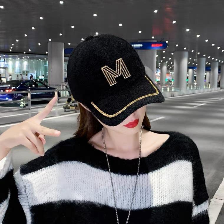 Lamb wool hat female autumn and winter tide show face small versatile cute warm cap plush baseball cap