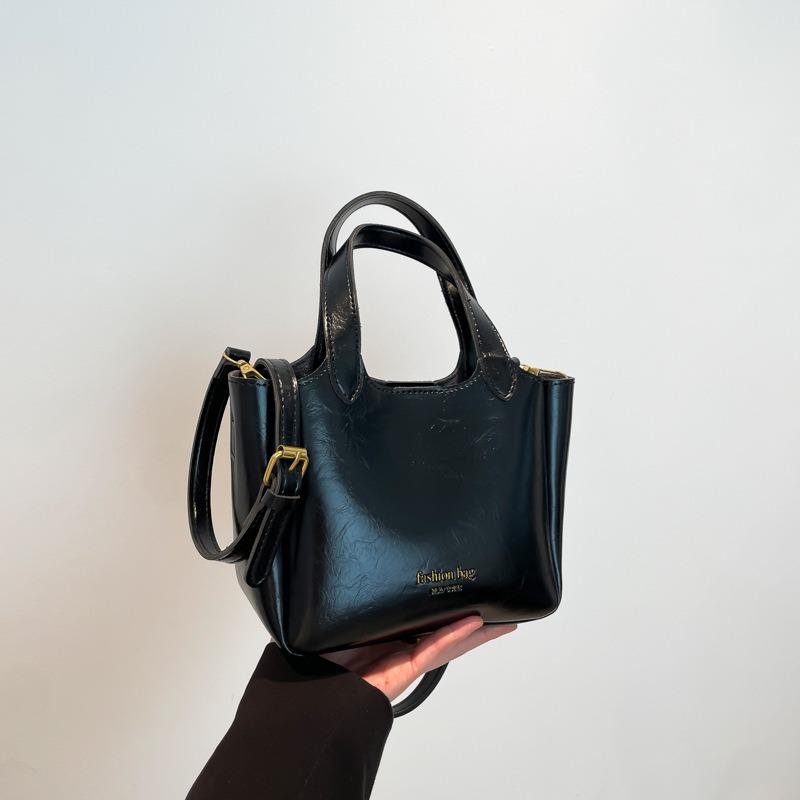 

Textured handbag bag New summer trendy versatile shoulder messenger bag Fashion niche vegetable basket Women s bag trendy