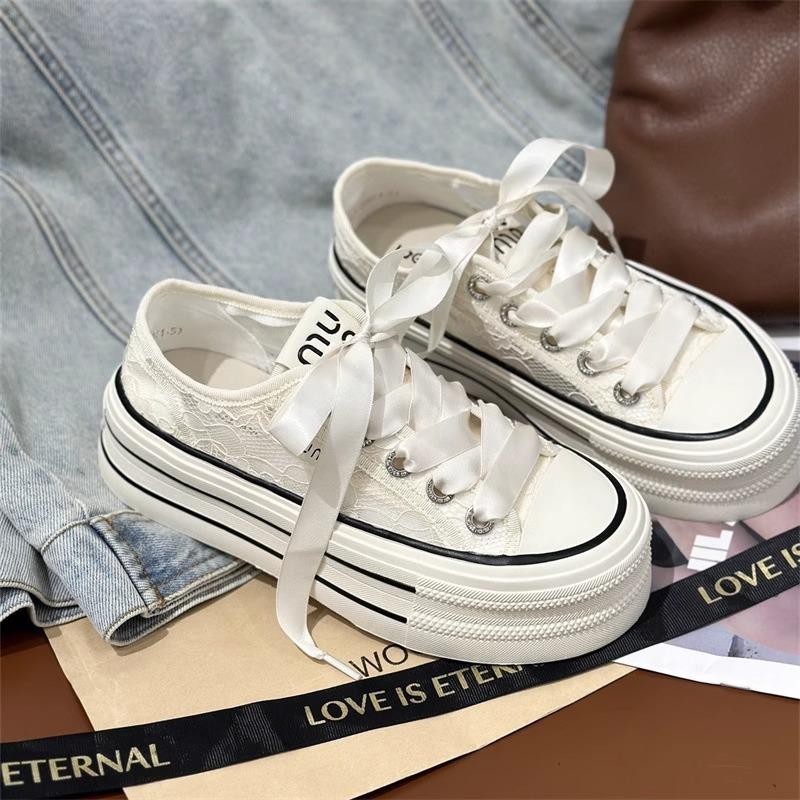 

Холщовые туфли женские 2025 новые летние полые дышащие сетчатые туфли универсальные с увеличением роста студенческие на платформе повседневные белые туфли 40