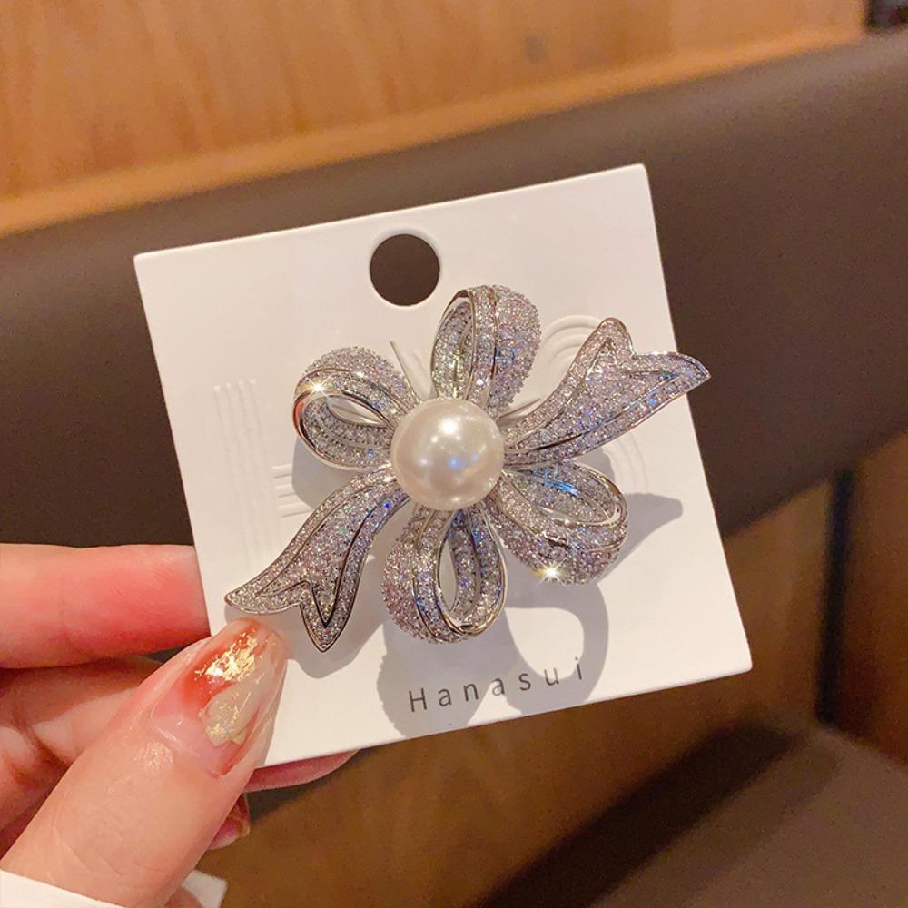 Luxuriöse, atmosphärische Brosche, exquisite, funkelnde Diamant-Perlenbrosche, Nischen-Premium-Design, Pin, Temperament-Accessoires
