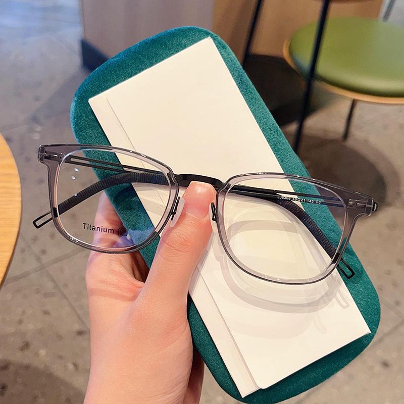 Fashion Business Retro Pure Titanium Polygon Hawksbill Small Frame Glasses Frame