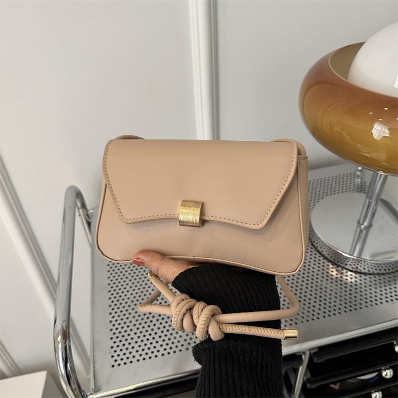This year's popular fashion Korean version of solid color texture knotted shoulder strap messenger bag 2025 new versatile ins small square bag