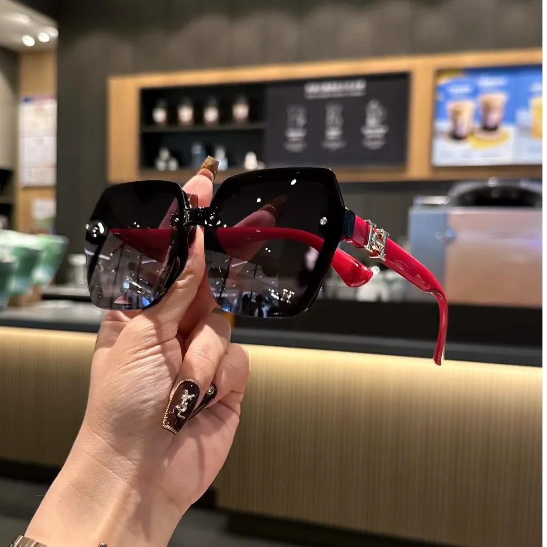 

2025 New Fashion Vintage Sunglasses for Women Ladies UV400 Protection Sun Glasses Ladies Girls Sunglass Luxury Designer Eyewear no case
