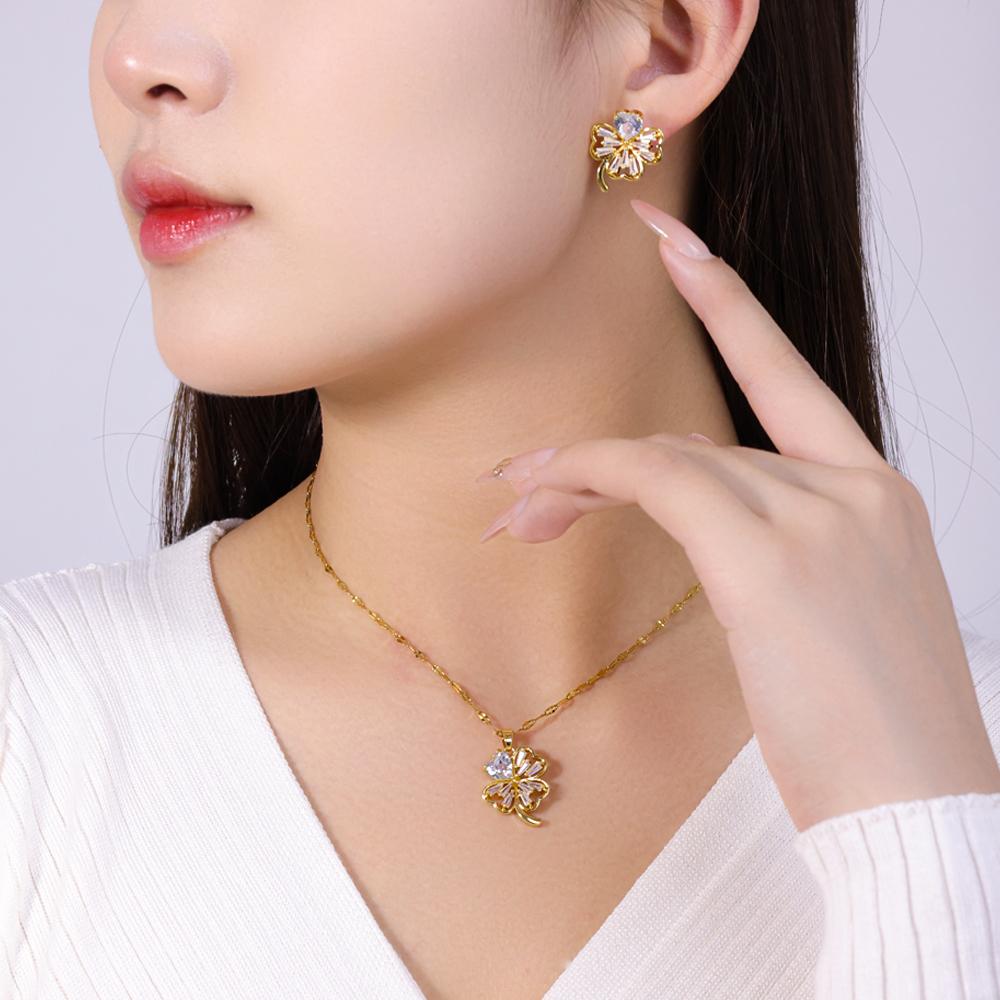 Gold Pendant Necklace and Stud Earrings Set for Women Four Leaf Clover Charm Fashion Jewelry Gift Adjustable Chain