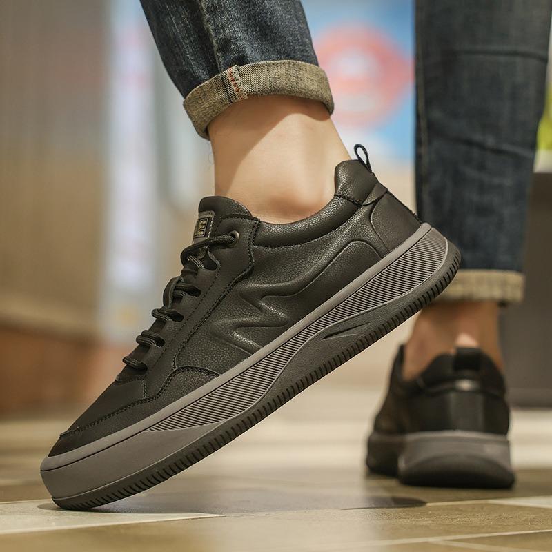 Fashion Autumn Winter Leather Platform Board Shoes for Men Designer Soft-soled Man Casual Sneakers Fashion Sports Zapatillas Hombre