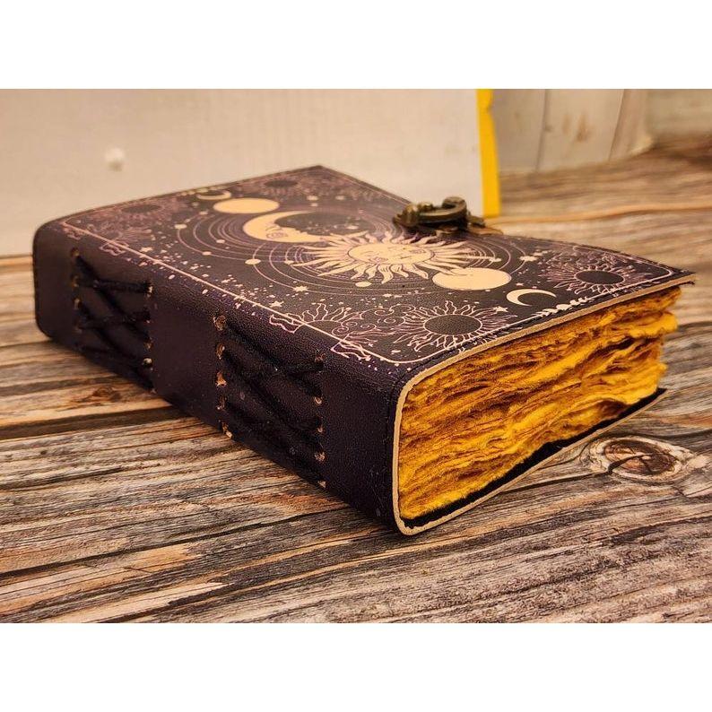 Sol og måne Vintage-look Leather Journal Antik Håndlaget Deckle Edge Paper, Leather Sketchbook bok med skygger, grimoire