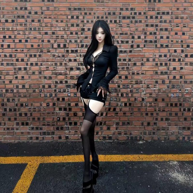 European and American Spice Girls V-neck Hollow Long-sleeve T-shirt 2024 Autumn New Lace Splicing Slimming Sexy Top Trend