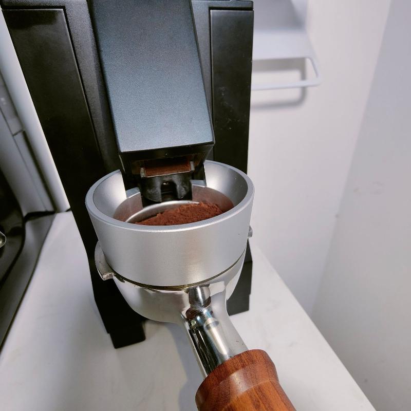 58MM Rukojeť Prsten na kávový prášek Mlýnek na kávu Prsten proti létajícímu prášku pro mlýnek Eureka Mignon MMG Adaptuje se na kávovar