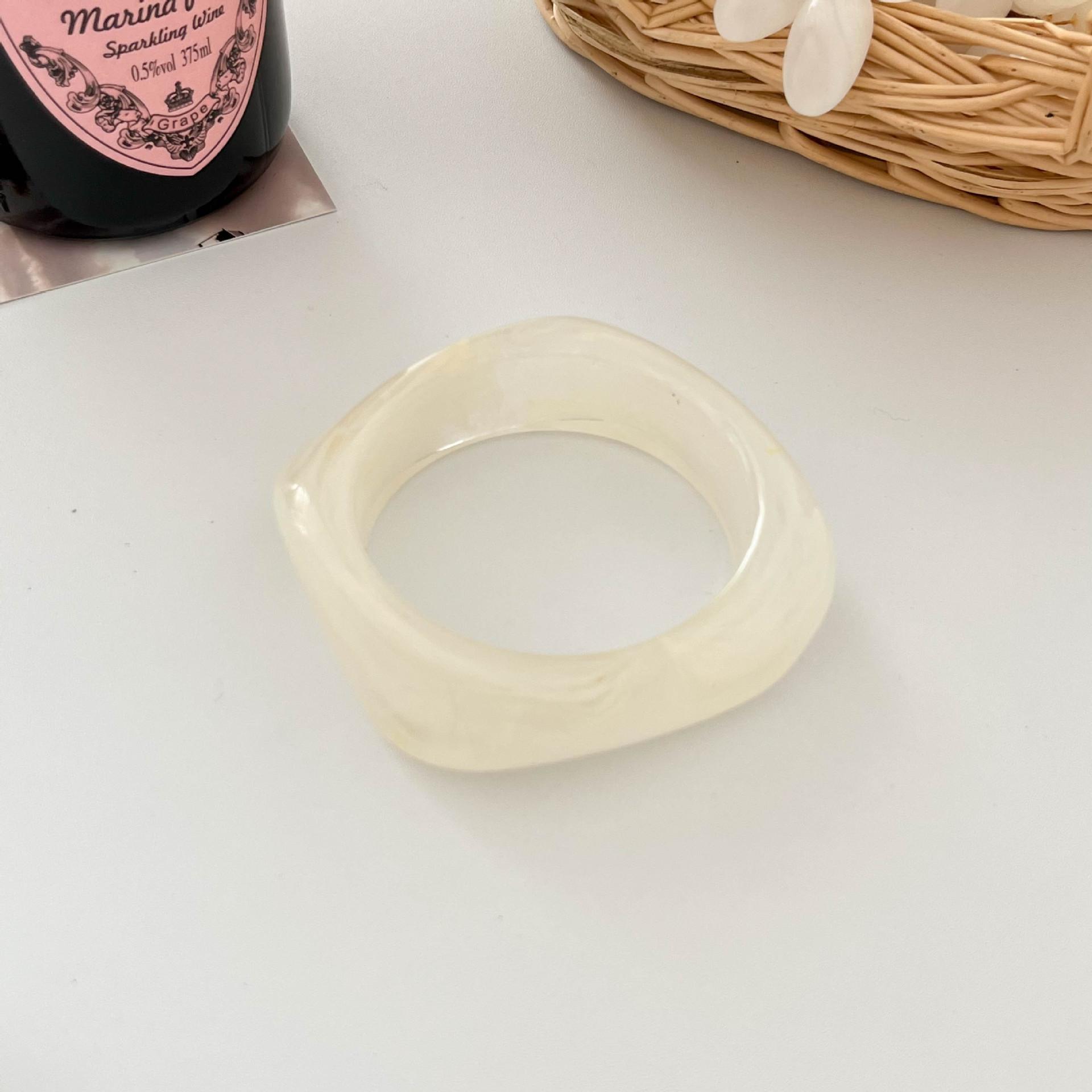 

DIEZI Punk Irregular Geometric Bangles Fashion Hip Hop White Clear Acrylic Wide Bangles Bracelets For Women Men New Gift Jewelry