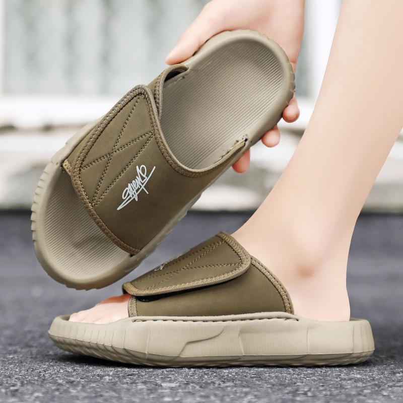 Slippers men's summer trendy brand outside wear non-slip deodorant stepping on shit soft bottom outdoor leisure youth beach sandals