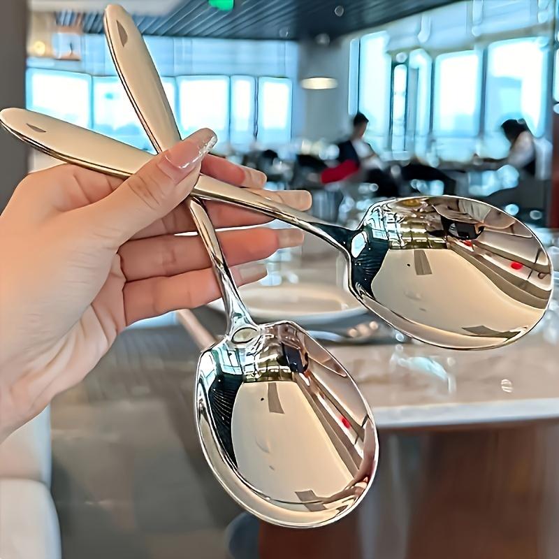 

Long-Handle Stainless Steel Festive Spoon for Sharing - Ideal for Buffets and Family Dinners 1pcs