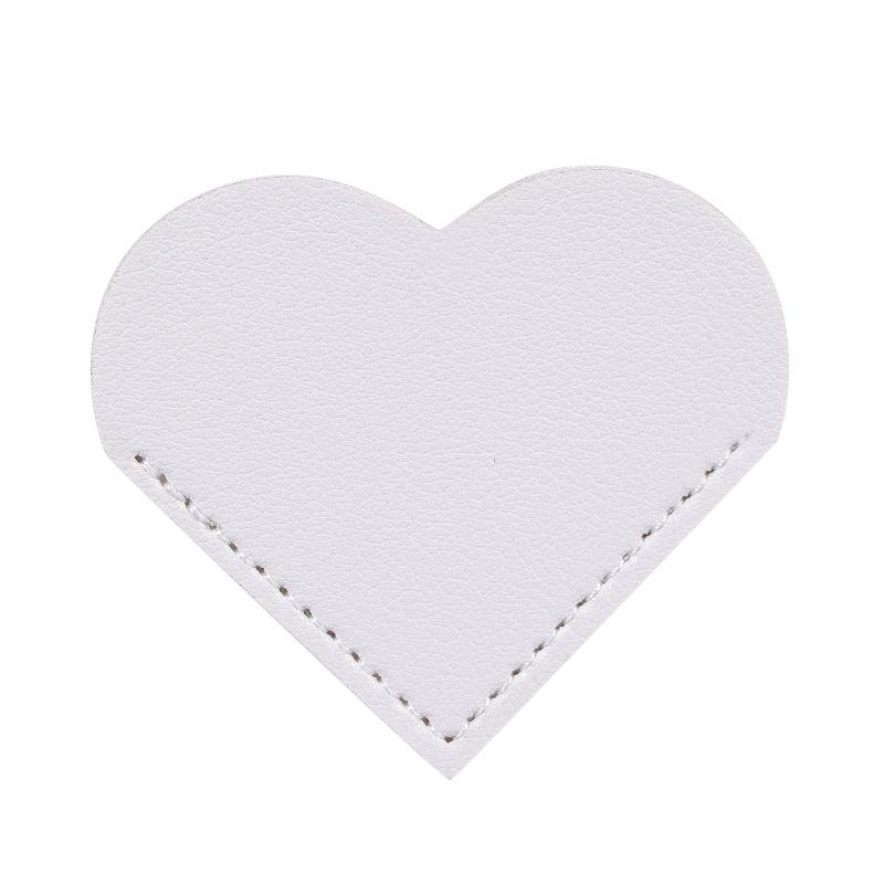 1pc PU Leather Bookmark Heart Bookmark Mini-portable Gift Heart Bookmark Cute Corner Page Book Marks for Book Lovers Teachers белый