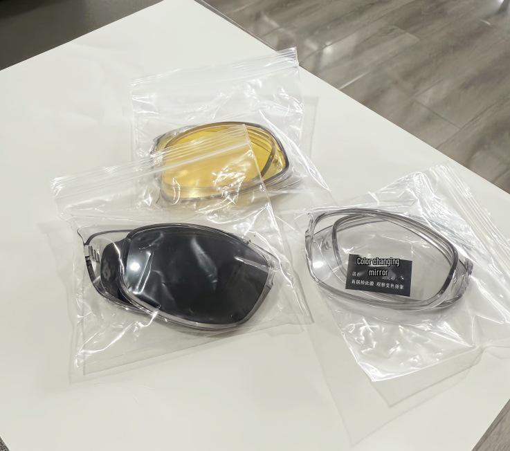 Polarized Photochromic Myopia Cycling Glasses with Interchangeable Lenses for Day & Night Use Myopia -150