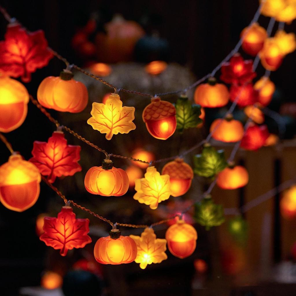 Halloween Kürbis & Ahornblatt LED Lichterkette – Festliche, Bunte Hängedekoration