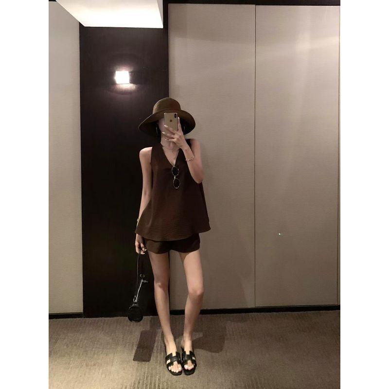 

Kumikumi Fashion Suit Minimalist Temperament Camisole Vest Female Summer High Waist Slim Looking Casual Shorts Brown L