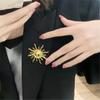 Spilla Forma di Sole Stile Retrò Spille Sole Smalto Metallo Spille Girasole Minimaliste Spilla Gioielli da Donna