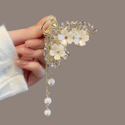 Red rose, pearl, tassel, small claw clip, half pierced top clip, high ponytail clip, white lotus claw clip