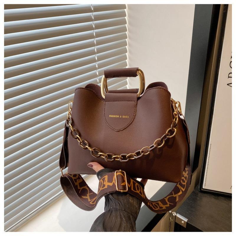 Summer new fashionable women's bags, shoulder simple commuter bags, chain decorative handbags, textured messenger bags