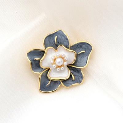 Spilla Camelia Perla Xiaoxiangfeng, Elegante Spilla Fiore Dipinta a Smalto
