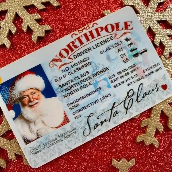 1/4PCS Traditional Christmas Decor Santa Claus Sleigh Driver's License Plastic Novelty Holiday Cards Festive Santa Display Props