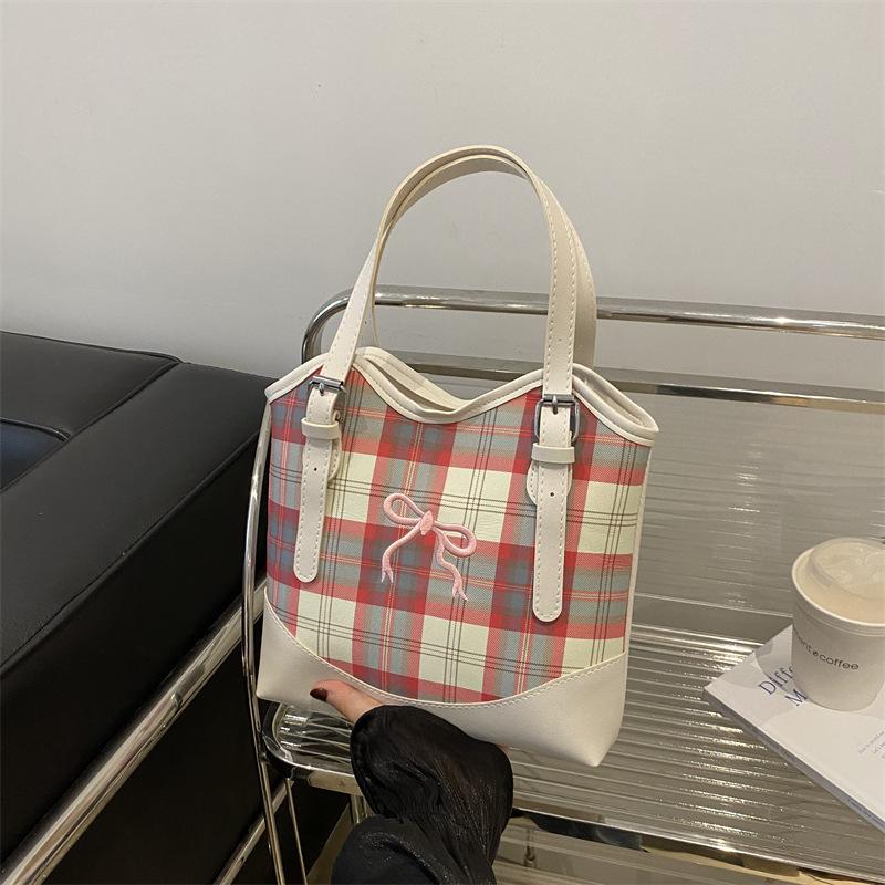 Large capacity double shoulder bag women's 2025 new summer fashion plaid shoulder bag versatile commuter tote bag