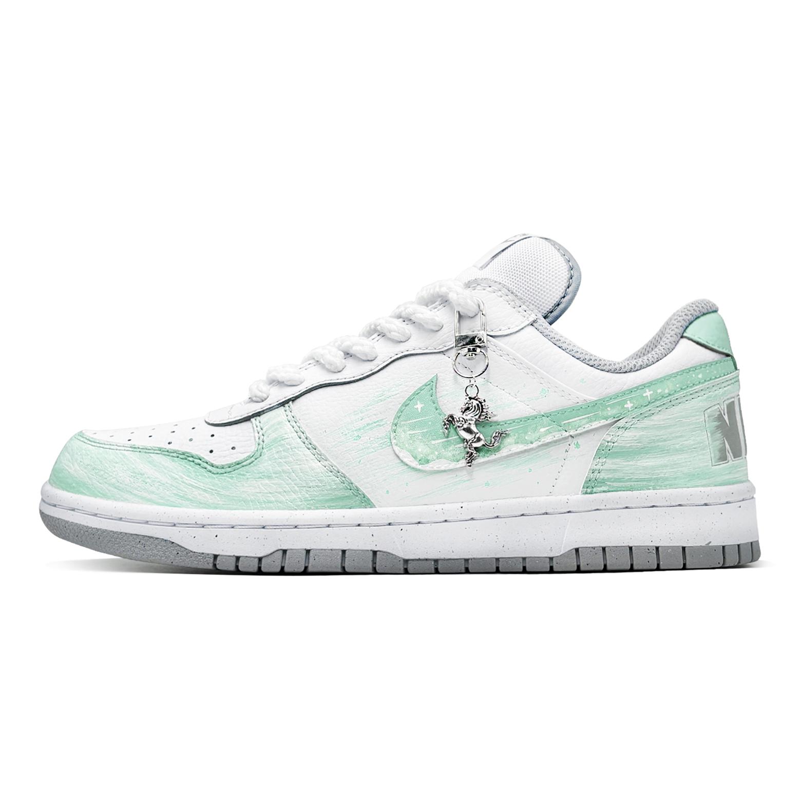 

Nike Big Low Lux Hoshino CNY Horse Year Collection, New Year s Day Culture V 355152-106(TeamTwo-) 44.5
