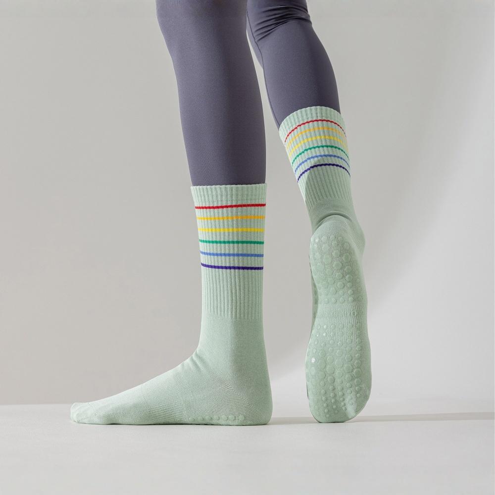 1 Pair Yoga Socks Anti Slip Silicone Mid-Calf Women Sports Socks 95% Cotton Sweat-Absorbent Anti-Odor Breathable Socks