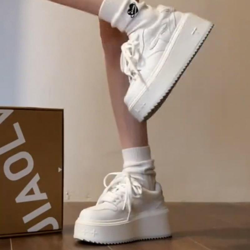 Four-leaf Platform White Shoes Women's 2024 Spring New Versatile Height-increasing Muffin Sports and Leisure Board Shoes Ins Shoes