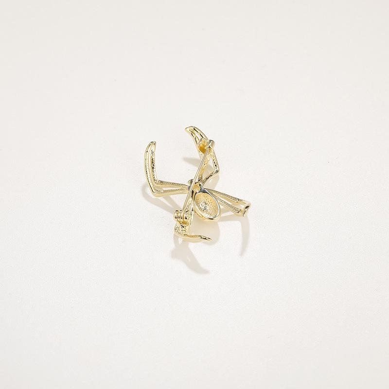 European-American Simple Spider Brooch: Stylish Insect Corsage Lapel Pin Accessory