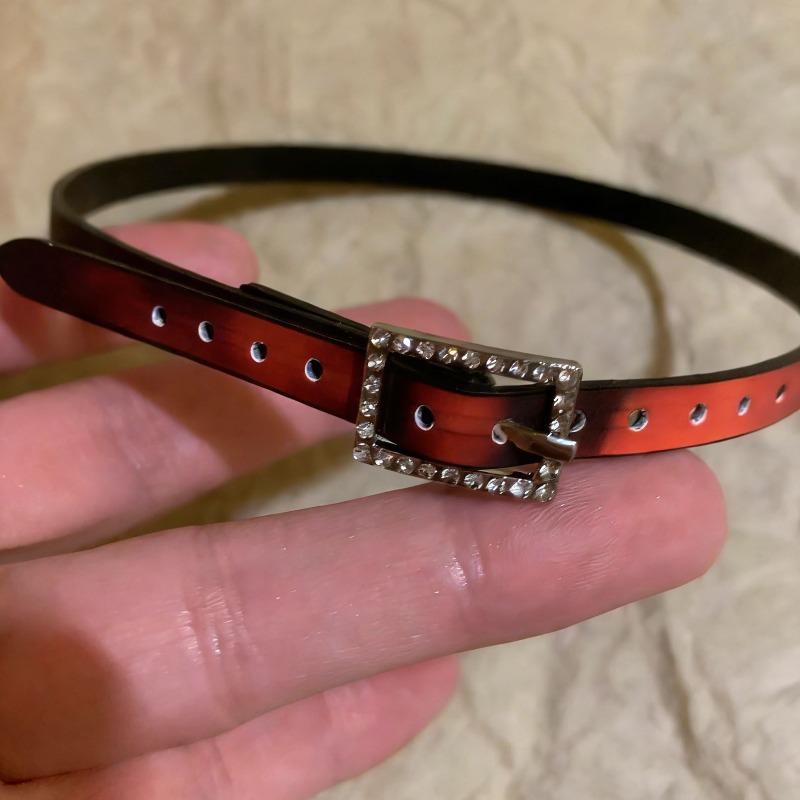 Temperature-sensitive Color-changing Pineapple Red Gun Black High-end Subculture Leather Collar Neck Chain