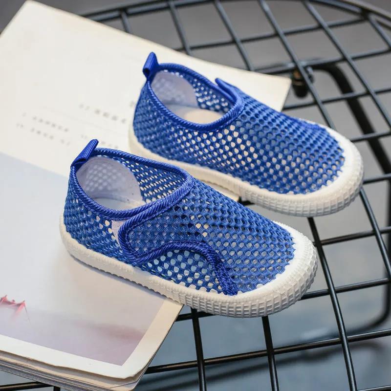 Sommerschuhe für Jungen und Mädchen, weiche Sohle, sportliche leichte flache Schuhe, rutschfeste, einfarbige, lässige Schuhe aus ausgehöhltem Netzgewebe