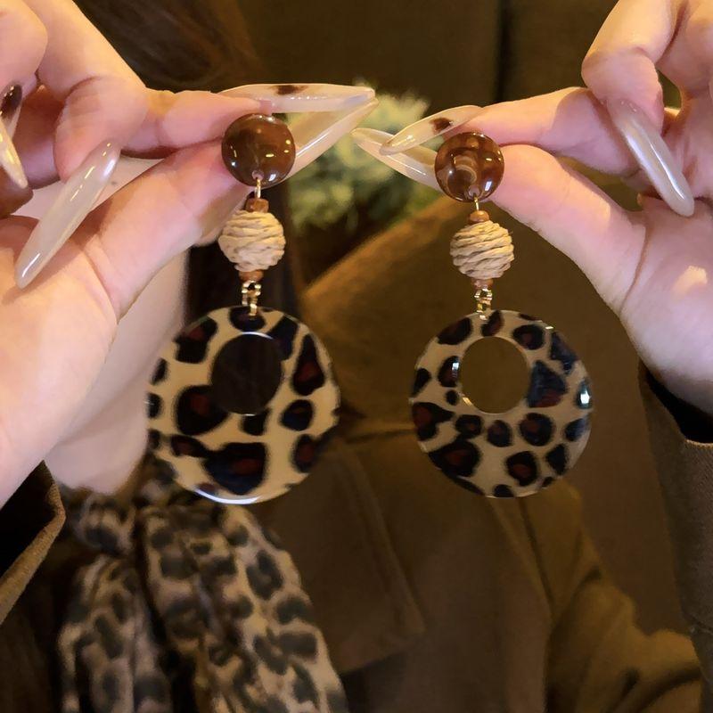 Super Easy to Match! European and American Retro Melard-Style Leopard Print Earrings, Niche Design, Modern and Fashionable Blogger Picks Leopard Print Earrings