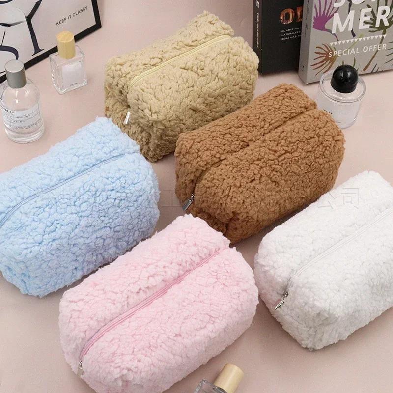 Neceser pequeño de lana de cordero, bonito organizador de maquillaje de peluche, estuche para lápices kawaii, monedero de viaje, almacenamiento para el hogar