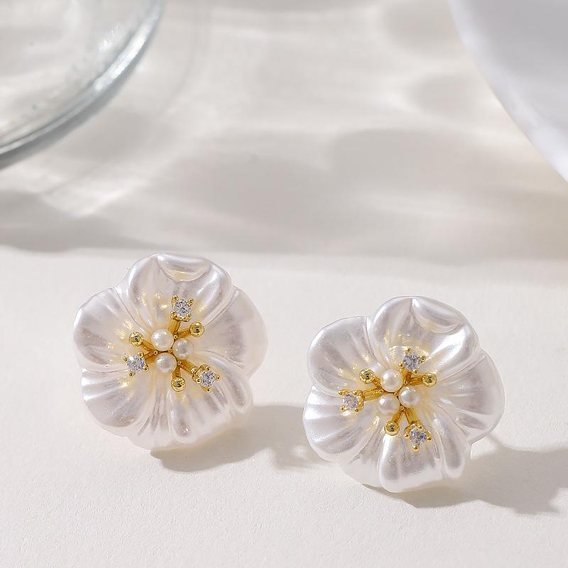 Super fairy sweet temperament fairy wind paint diamond pearl stamen flower stud earrings light luxury high-end earrings