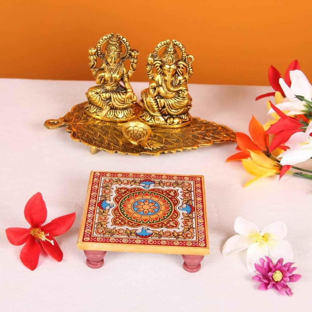 Intrikat Floral Painted Marble Chowki (10,2 cm x 10,2 cm x 2,55 cm, sett med 2, flerfarget)